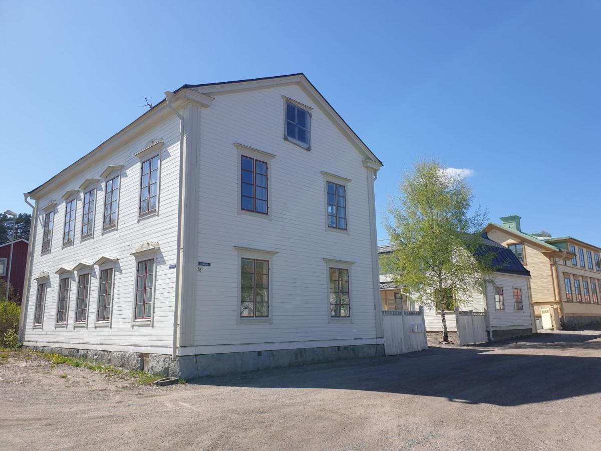 Vaelrenoverad Fin Laegenhet I Charmigt Omrade Söderhamn Buitenkant foto